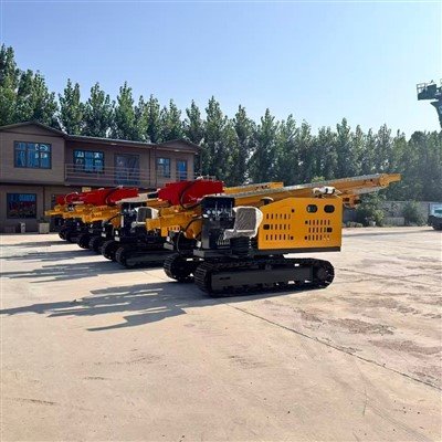 Crawler -type Pile Driver